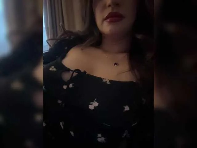 Freechat Alliina-leee on BongaCams