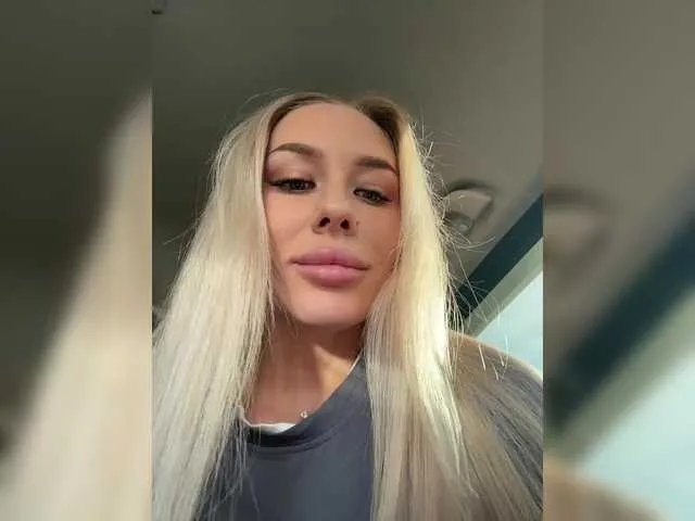 Freechat Lovensesgirl on BongaCams