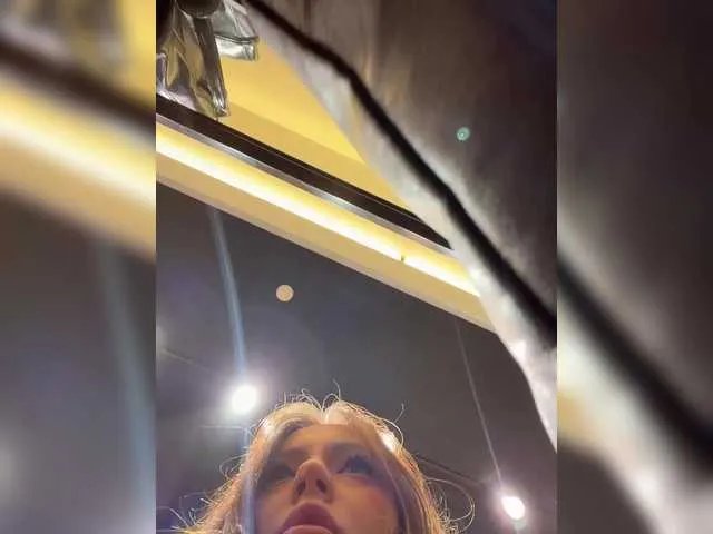 Freechat OlivkaVif on BongaCams