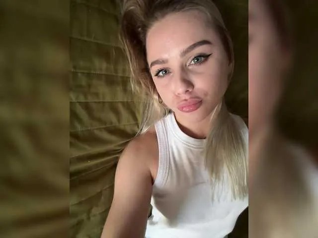 Freechat PrettyKatea on BongaCams