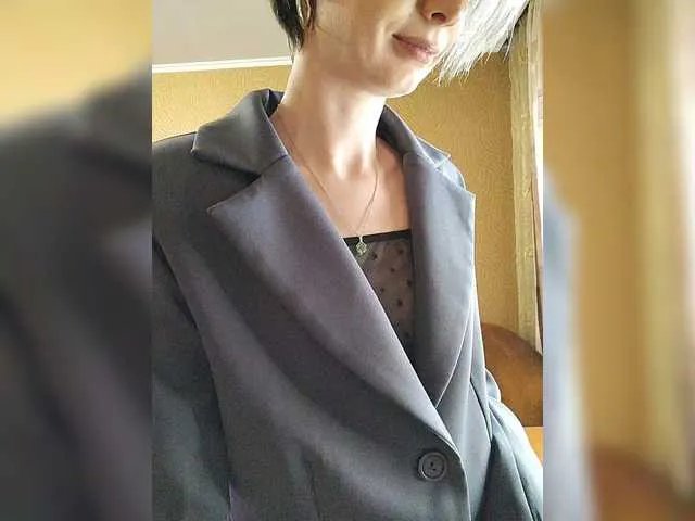 Freechat prettyKris on BongaCams