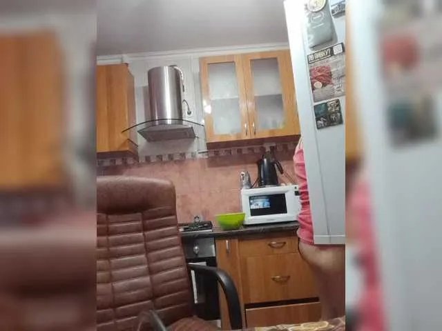 Freechat Raisin on BongaCams