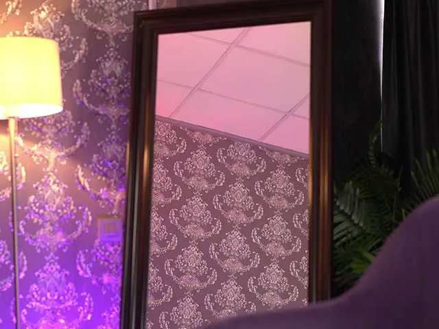 Freechat RavenBelrose on BongaCams