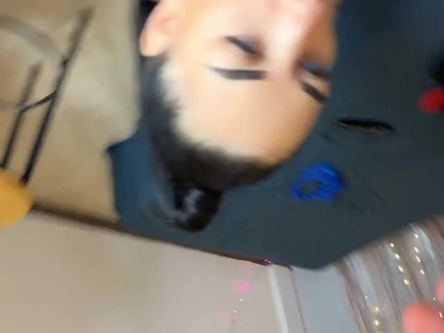 Freechat Travel-Couple on BongaCams