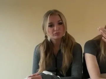 Freechat alyssastonee on Chaturbate