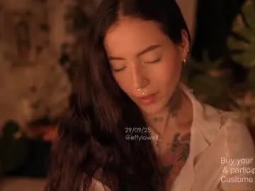 effylowell_ on Chaturbate 