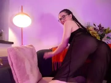 Freechat littlee33 on Chaturbate