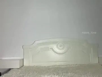 Freechat naive_love on Chaturbate