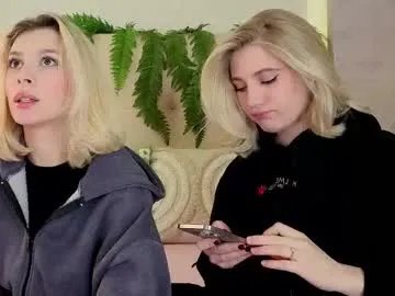 Freechat pinkadele on Chaturbate