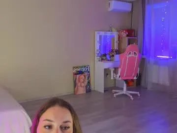 Freechat queenelia on Chaturbate