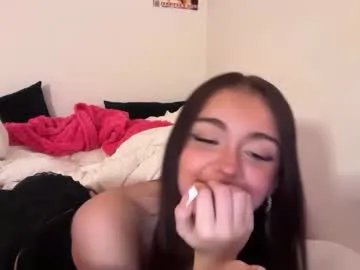 Freechat stellapearl on Chaturbate