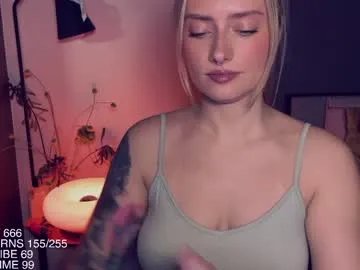 Freechat yvie_ on Chaturbate